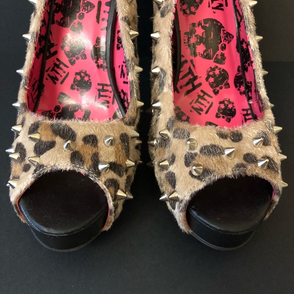 NWOB JustFab Spikes &!Leopard Print Sexy Heels - Picture 3 of 8